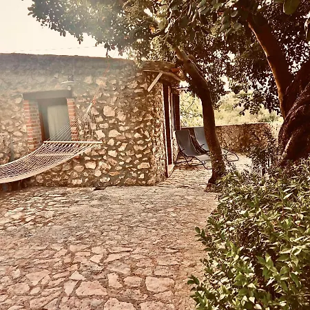 Agriturismo Roba Degli Ulivi アグリジェント