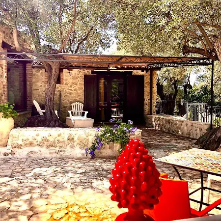 Agriturismo Roba Degli Ulivi 农家乐 *